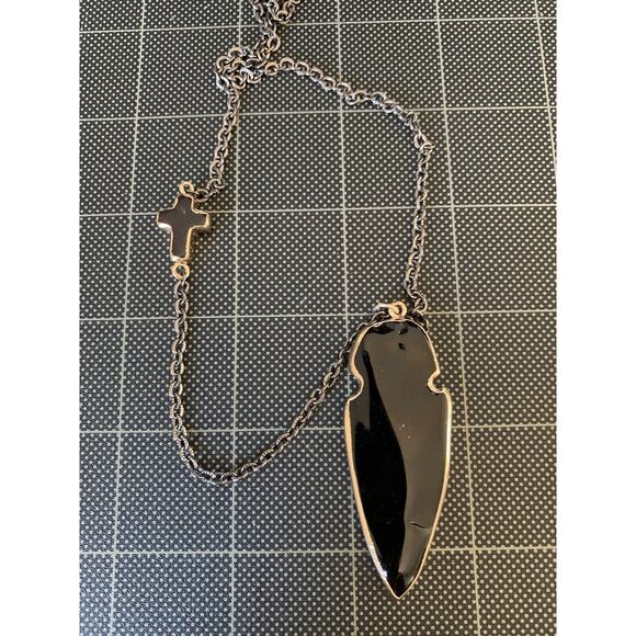 EXPRESS Gold Tone Cross Acrylic Arrowhead Gray Metal Chain Necklace 32”L - Picture 5 of 9